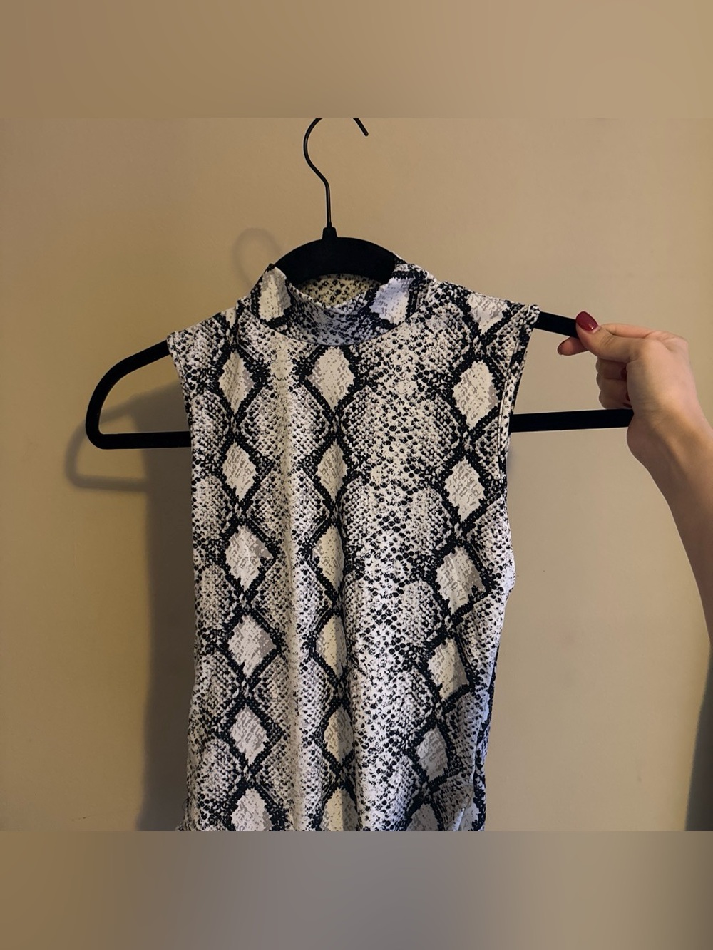 Forever 21 Black & White Snake Print Mock Neck Tank